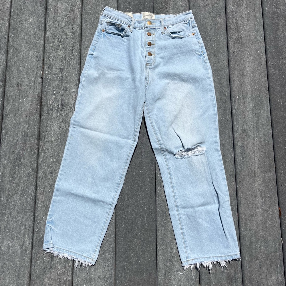 Universal Thread Women’s Vintage Straight Jeans
